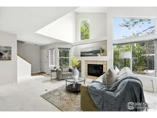 Photo #6: 1043221 Listing