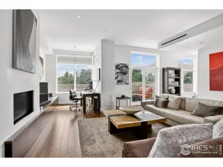Photo #1: 1043223 Listing
