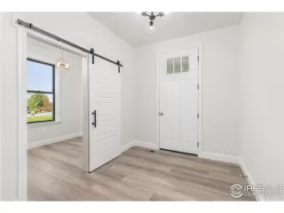 Photo #3: 1043303 Listing