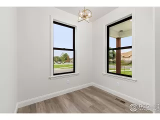 Photo #4: 1043303 Listing