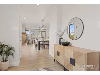 Photo #5: 1043304 Listing