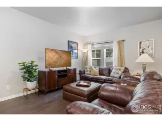 Photo #4: 1043320 Listing