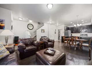 Photo #5: 1043320 Listing