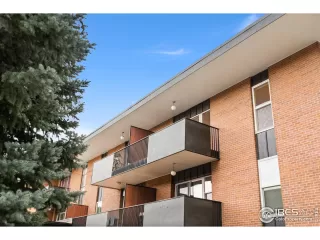 Photo #1: 1043331 Listing