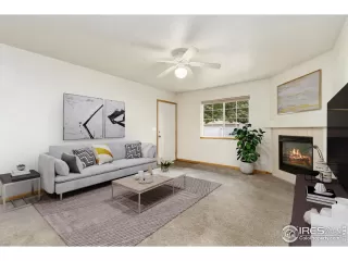 Photo #2: 1043407 Listing