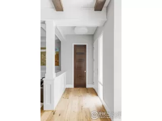 Photo #5: 1043469 Listing