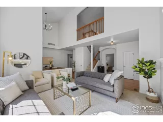 Photo #3: 1043493 Listing