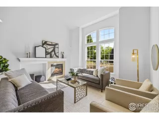 Photo #5: 1043493 Listing