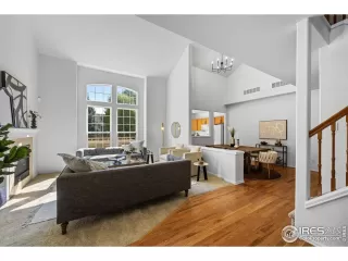 Photo #6: 1043493 Listing