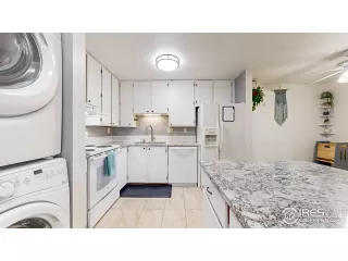 Photo #2: 1043512 Listing