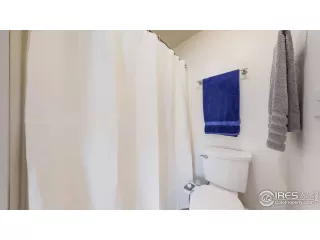 Photo #6: 1043512 Listing