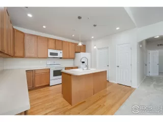 Photo #4: 1043537 Listing