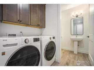 Photo #4: 1043557 Listing