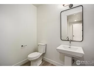 Photo #5: 1043557 Listing