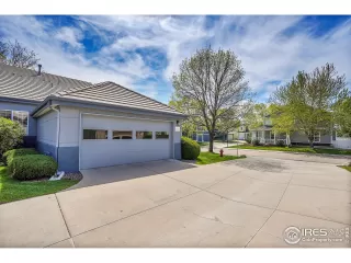 Photo #5: 1043558 Listing