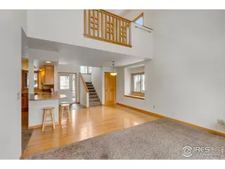 Photo #5: 1043562 Listing