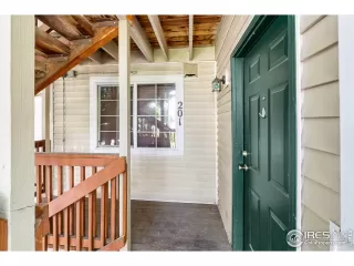 Photo #2: 1043565 Listing