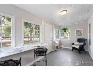 Photo #1: 1043567 Listing