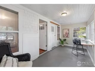 Photo #2: 1043567 Listing