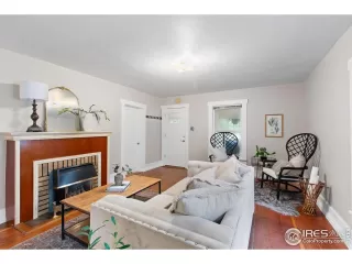 Photo #3: 1043567 Listing