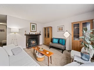 Photo #3: 1043637 Listing