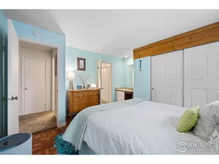 Photo #6: 1043637 Listing