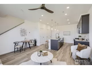 Photo #5: 1043650 Listing 