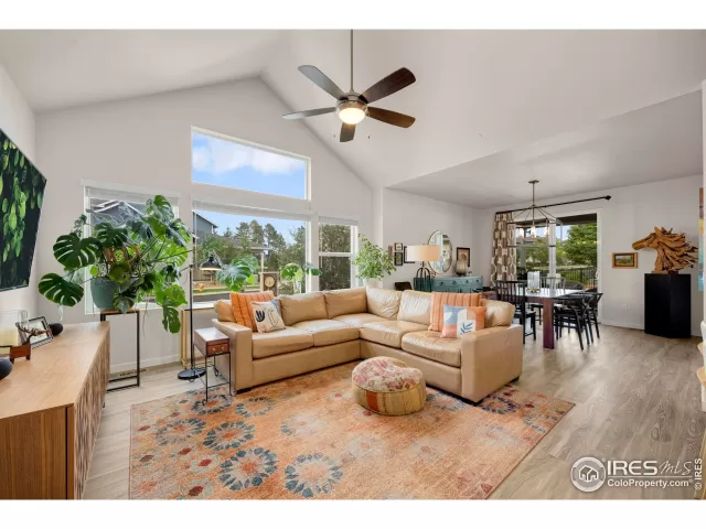 MLS: 1043651 Condo For Sale