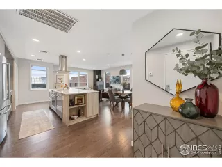 Photo #4: 1043670 Listing