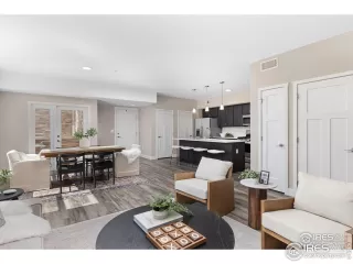 Photo #1: 1043678 Listing