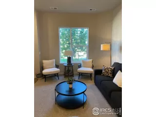 Photo #2: 1043682 Listing