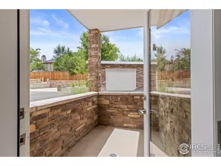 Photo #5: 1043686 Listing