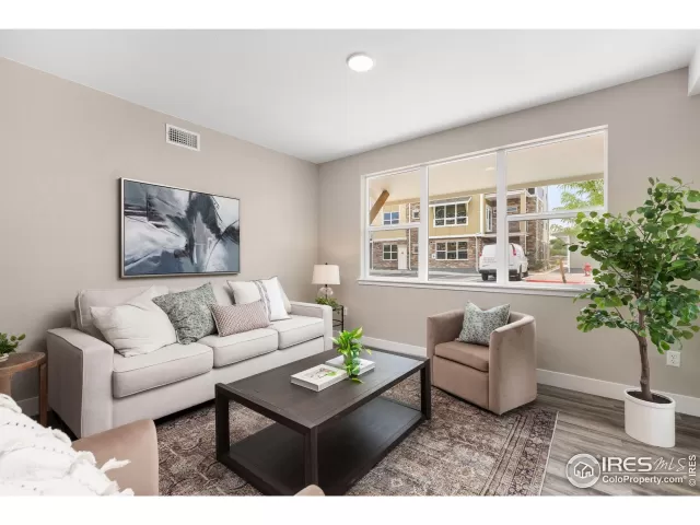 MLS: 1043690 Condo For Sale