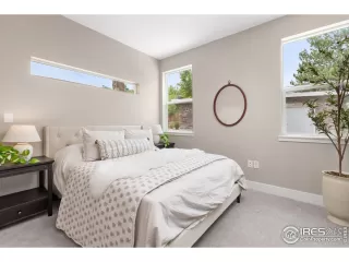 Photo #2: 1043690 Listing