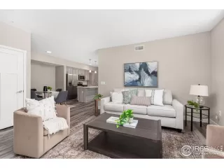 Photo #5: 1043690 Listing