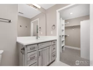 Photo #6: 1043690 Listing