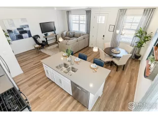 Photo #1: 1043692 Listing