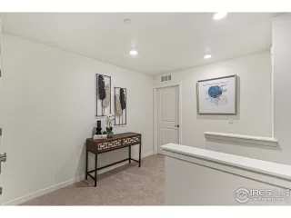 Photo #5: 1043692 Listing