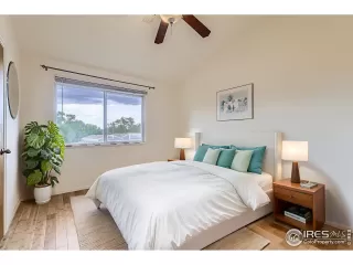 Photo #5: 1043704 Listing