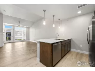 Photo #2: 1043758 Listing