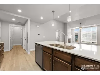 Photo #3: 1043758 Listing