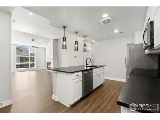 Photo #1: 1043759 Listing