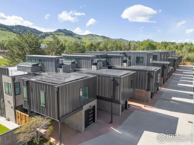 MLS: 1043769 Condo For Sale