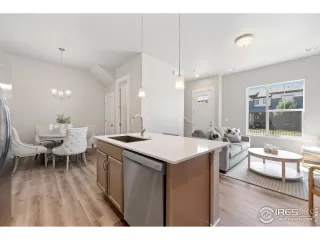 Photo #4: 1043809 Listing 