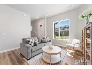 Photo #6: 1043809 Listing 