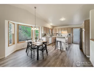 Photo #2: 1043810 Listing