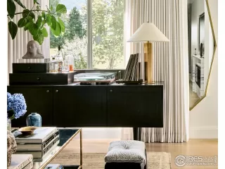 Photo #4: 1043813 Listing