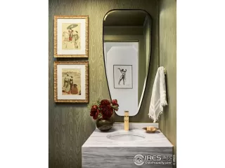 Photo #5: 1043813 Listing