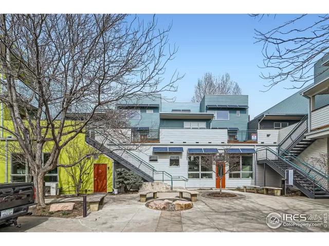 MLS: 1043817 Condo For Sale