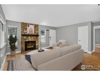 Photo #2: 1043839 Listing